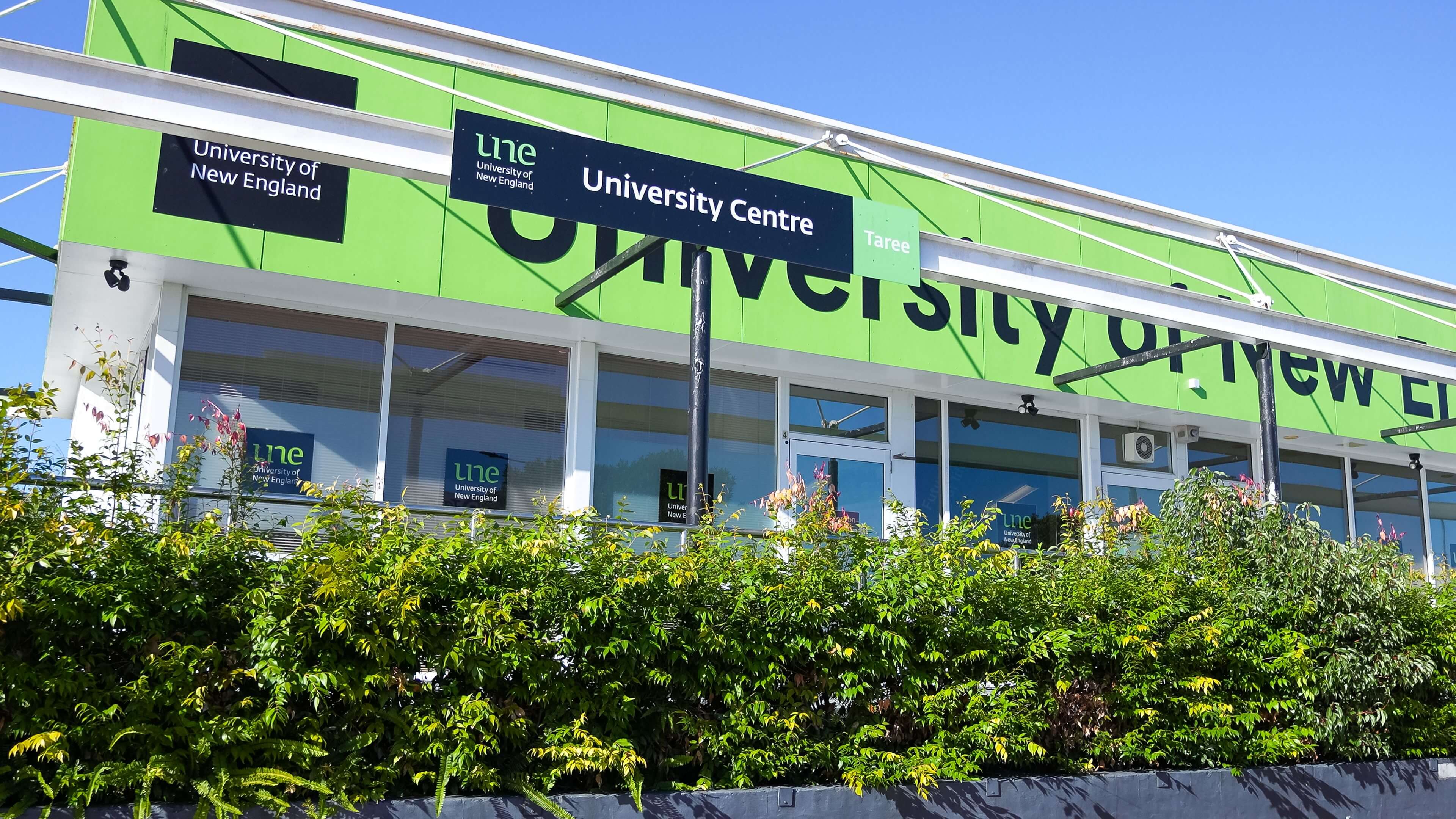 Exterior of UNE Taree