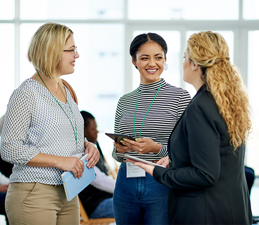 https://www.une.edu.au/__data/assets/image/0010/645859/postgrad-open-evening.jpg