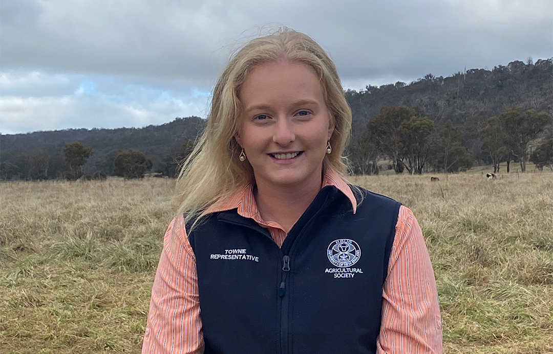 An image of UNE Rural Science undergraduate student smiling at the camera.