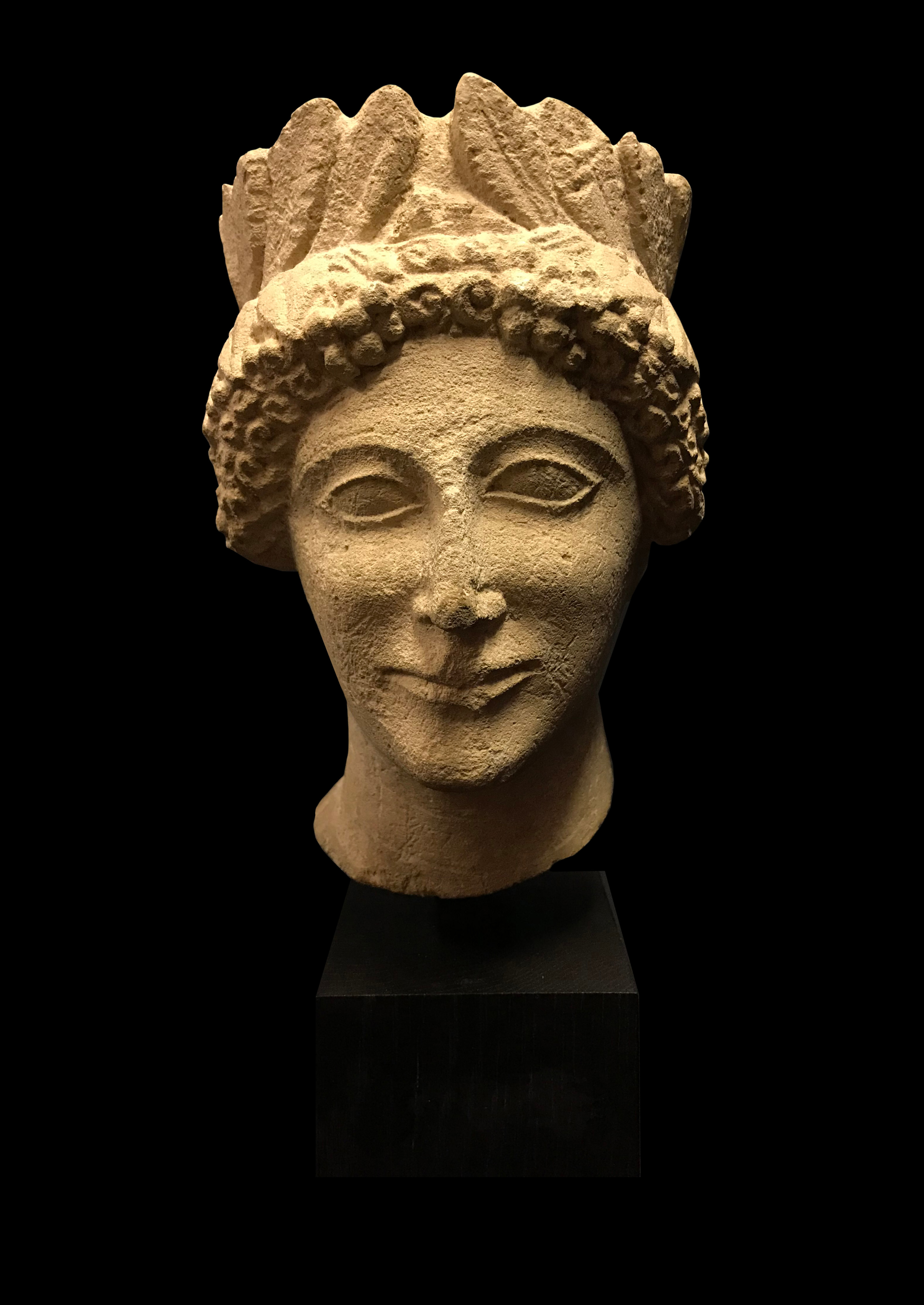 A bust of a classical figure missing it's nose