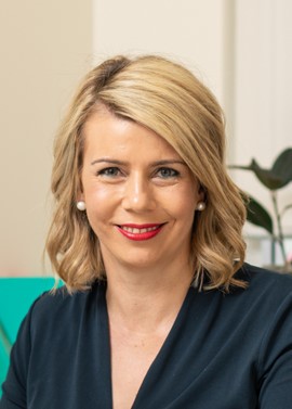 Miranda Van Hooff Photo