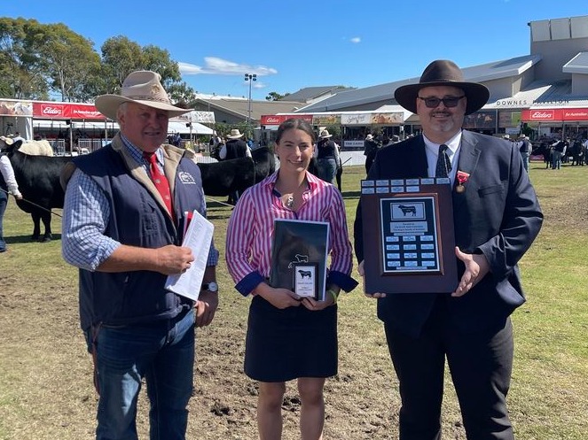 Grace Collins accepting her award. (Image from Angus Australia)