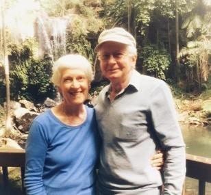 https://www.une.edu.au/scholarships/media/images/Don-and-Lee-Stammer.jpg